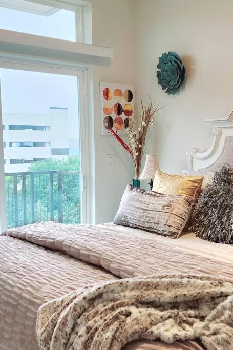 Best 5* Luxury Living Downtown Kingbed Suite Houston Ngoại thất bức ảnh